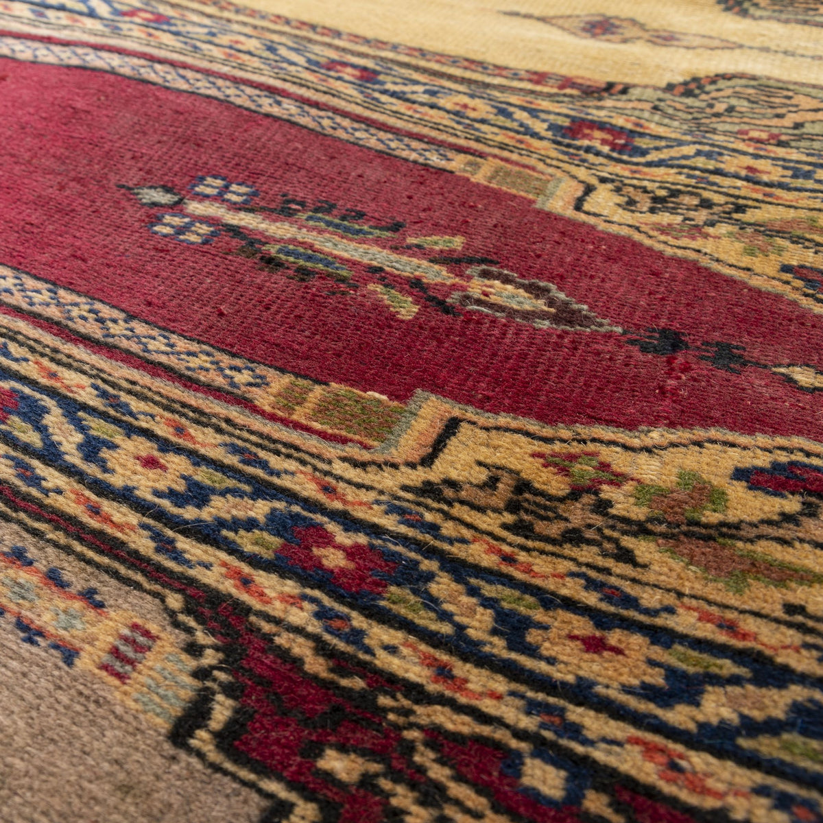 Sanjarbei - (3'4" x 9'4") Oriental Turkish Rug