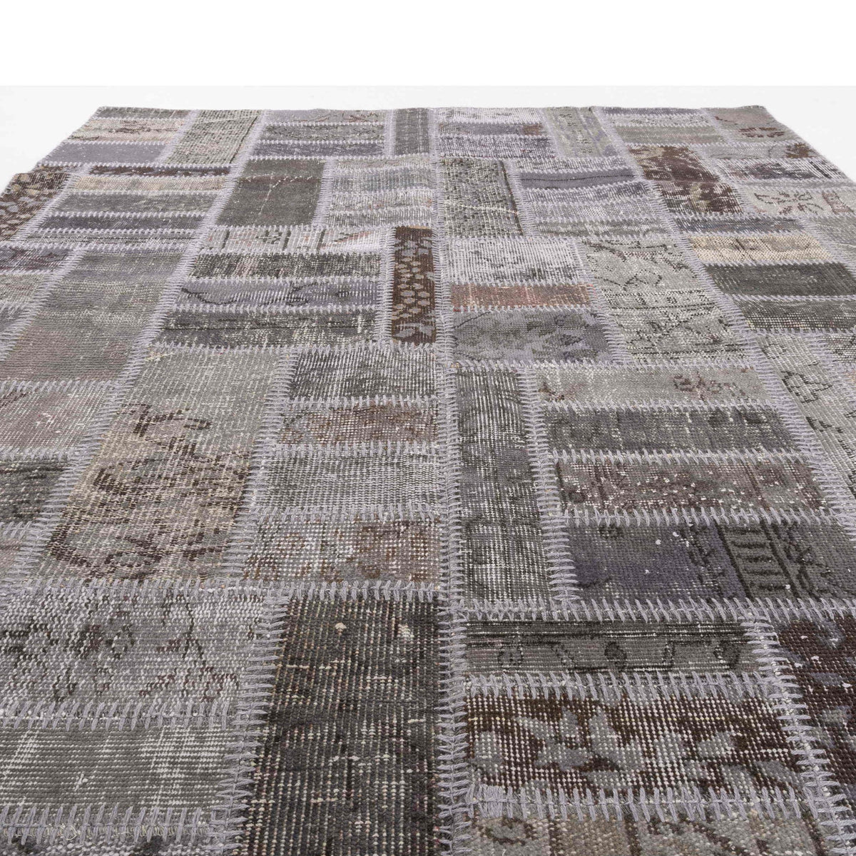 Aynani - (5'7" x 7'10") Vintage Patchwork Rug