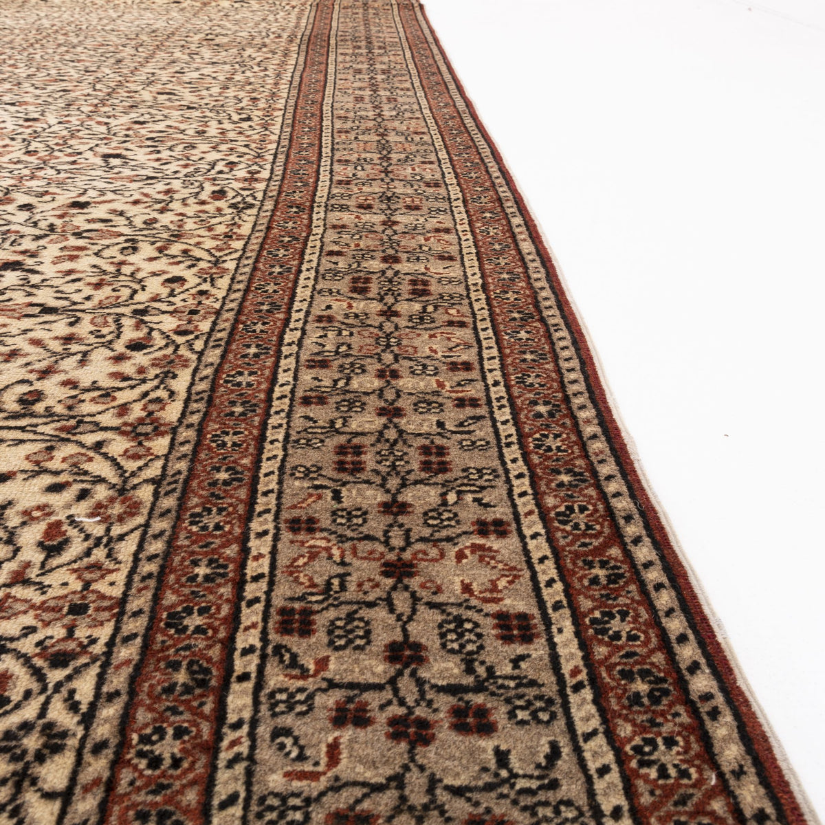 Latifah - (6'7" x 9'8") Oriental Turkish Rug