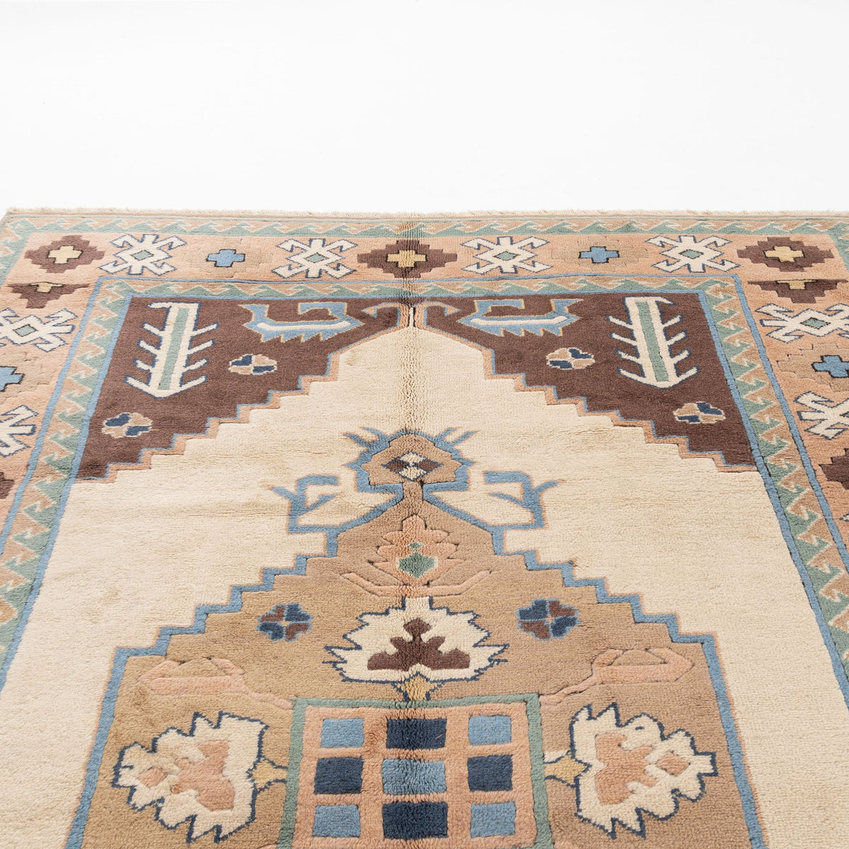 Chorak - (6'11" x 9') Oriental Turkish Rug