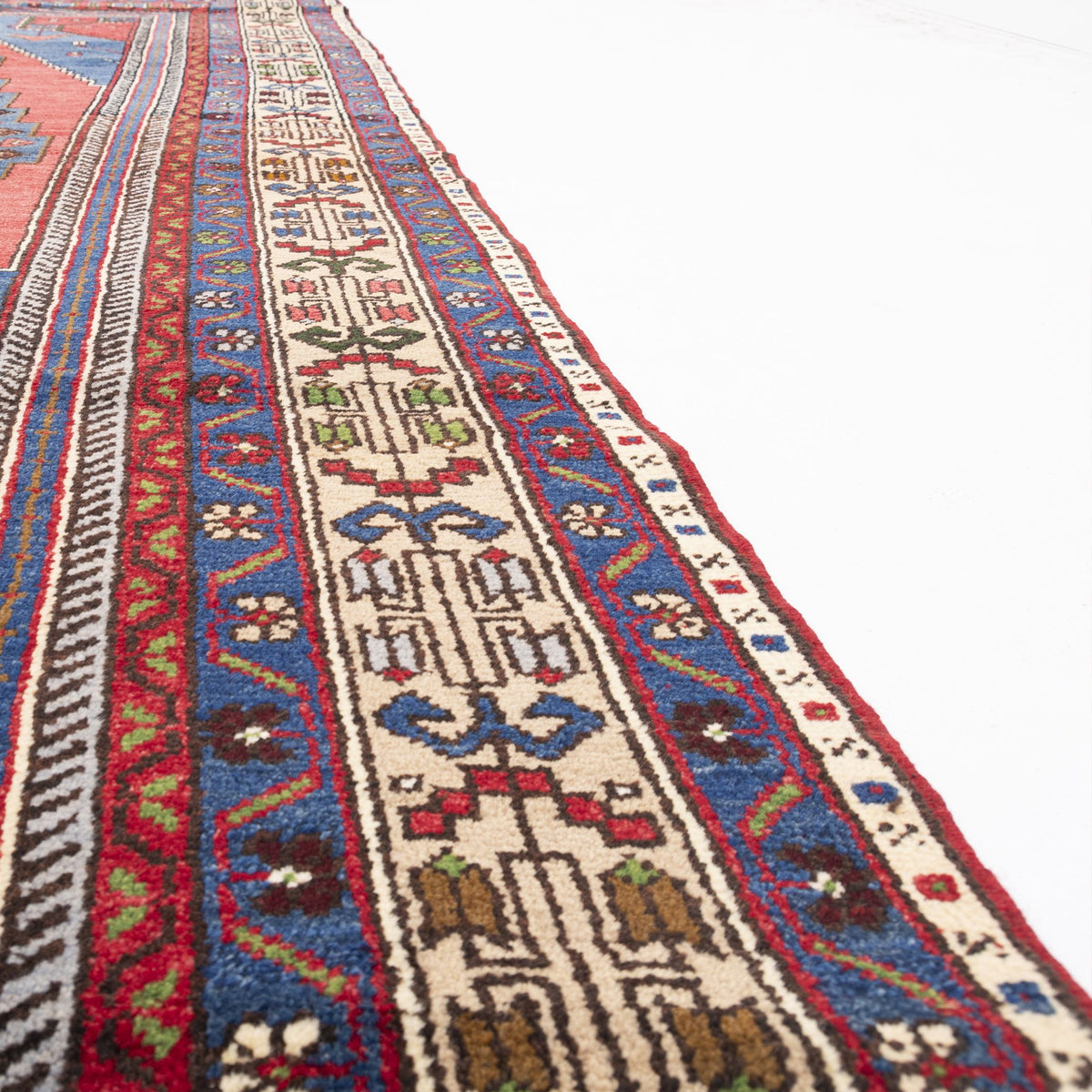 Levazim - (5'5" x 10'12") Oriental Turkish Rug