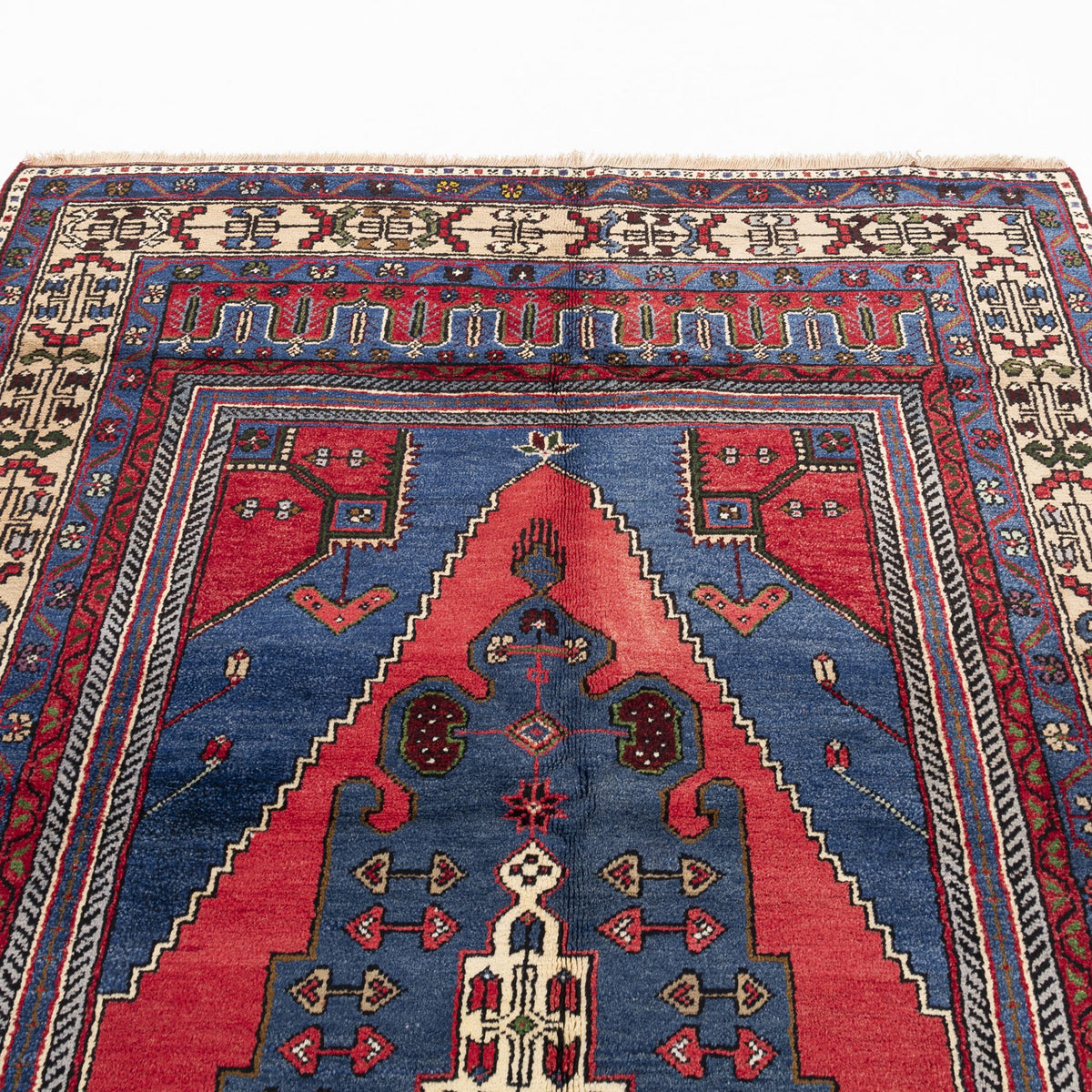 Levazim - (5'5" x 10'12") Oriental Turkish Rug