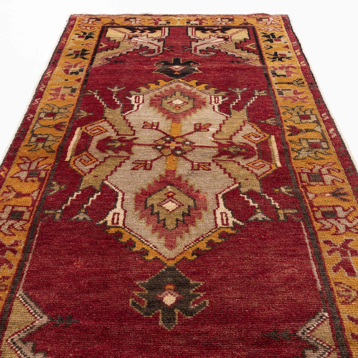 Karmiravan - (2'7" x 4'10") Vintage Turkish Rug