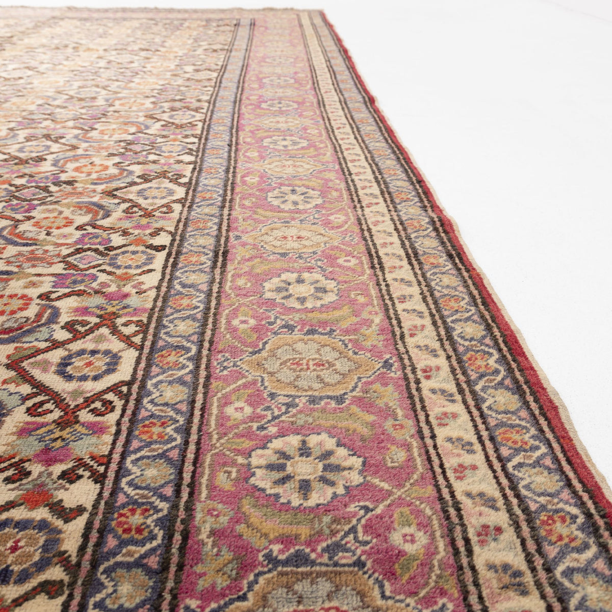 Kaisareia - (6'7" x 9'9") Oriental Turkish Rug