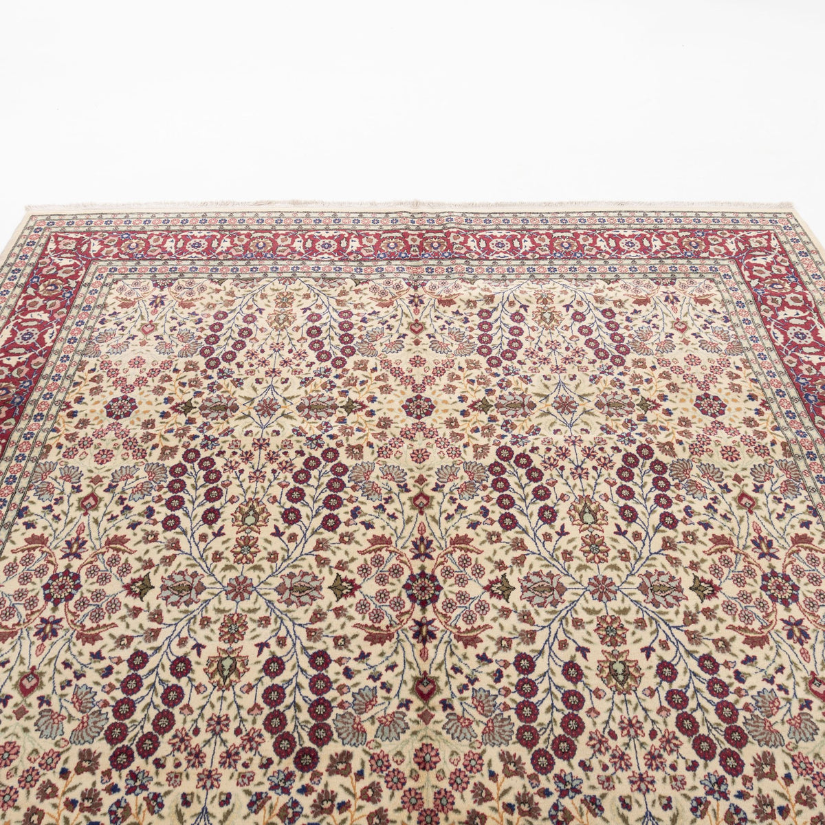 Icariyah - (6'11" x 9'11") Oriental Turkish Rug