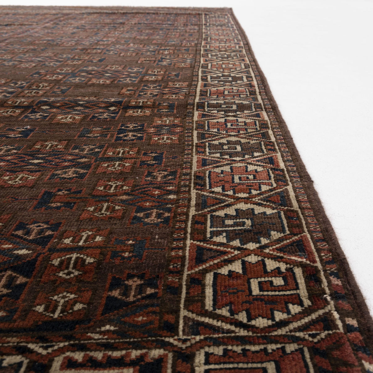 Sazala - (6'7" x 10'2") Oriental Turkoman Rug