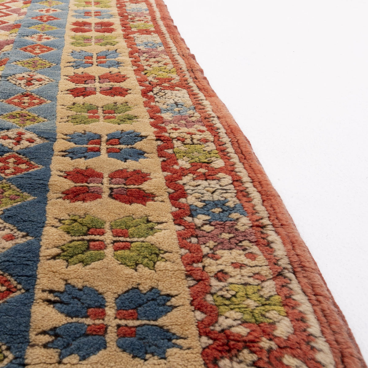 Komatsor - (4'2" x 5'1") Vintage Turkish Rug