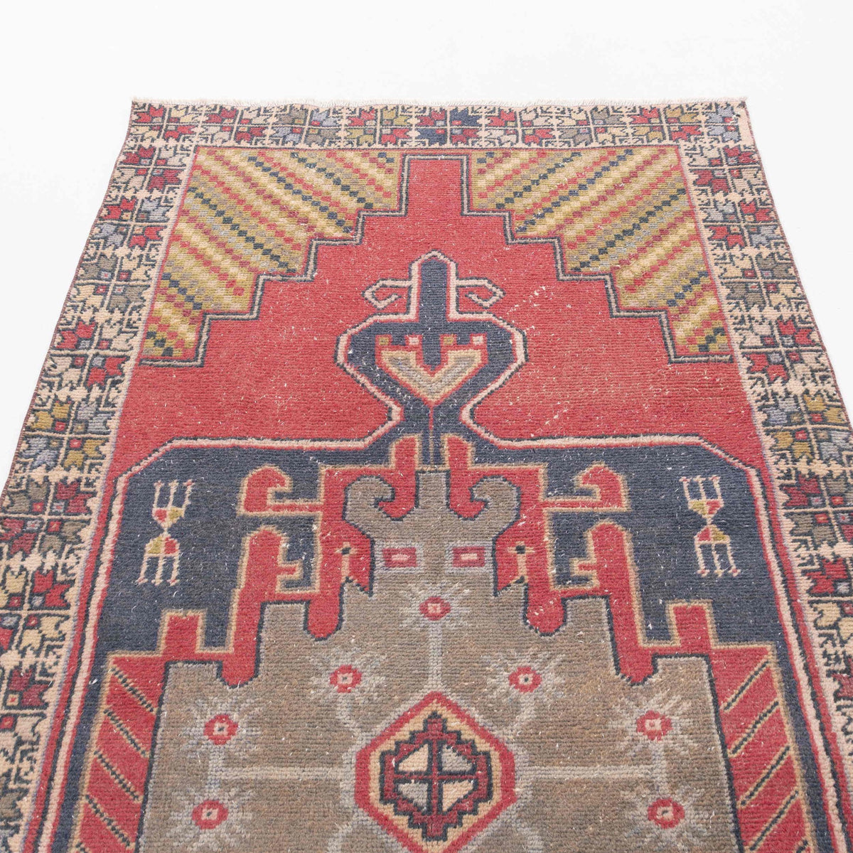 Yeranos - (4'1" x 8'7") Vintage Turkish Rug