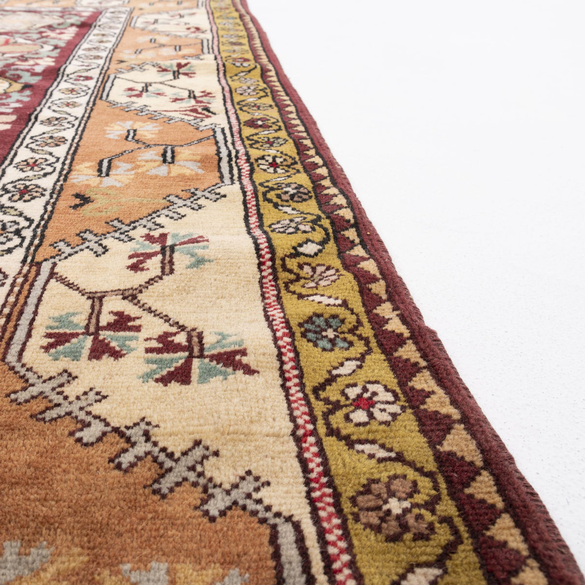 Nikeforos - (3'10" x 7'2") Vintage Turkish Rug