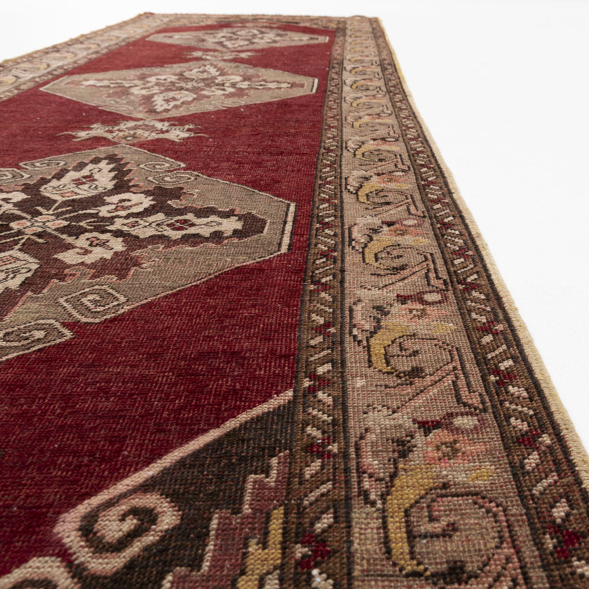 Sarissa - (3'6" x 10'9") Oriental Turkish Rug