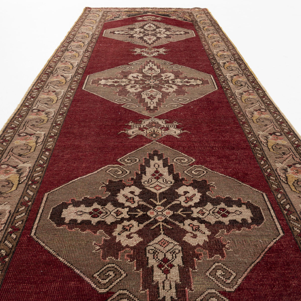 Sarissa - (3'6" x 10'9") Oriental Turkish Rug