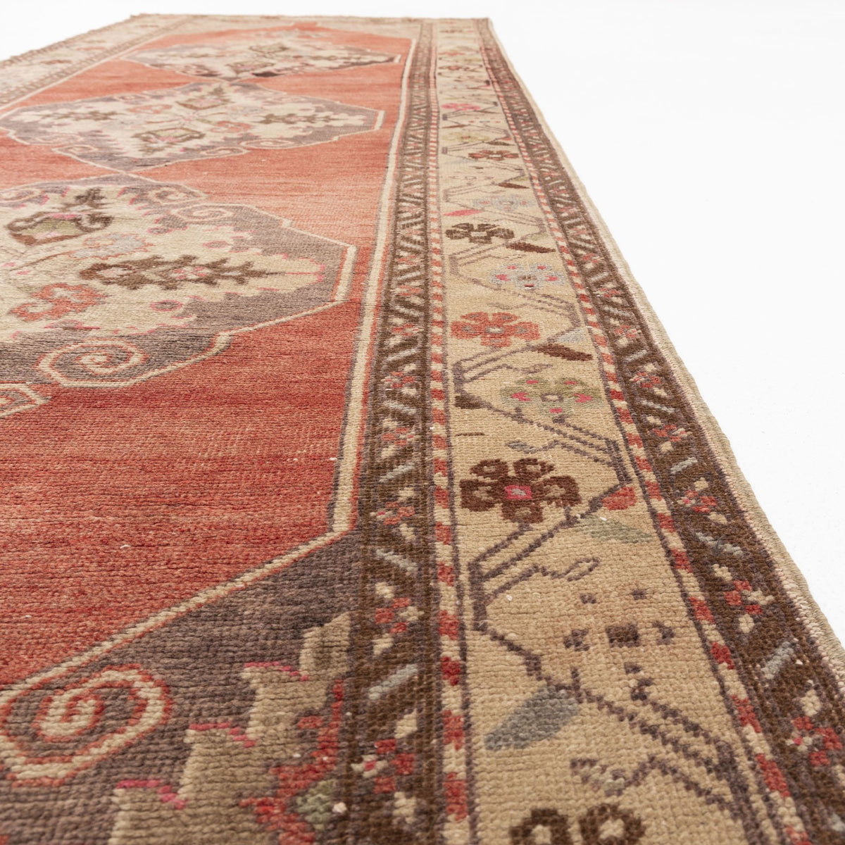 Mutlubei - (3'5" x 10'4") Vintage Turkish Rug