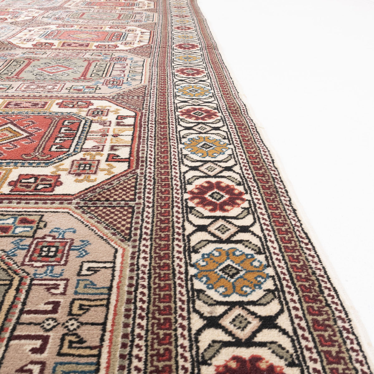 Sinemili - (6'7" x 9'11") Oriental Turkish Rug