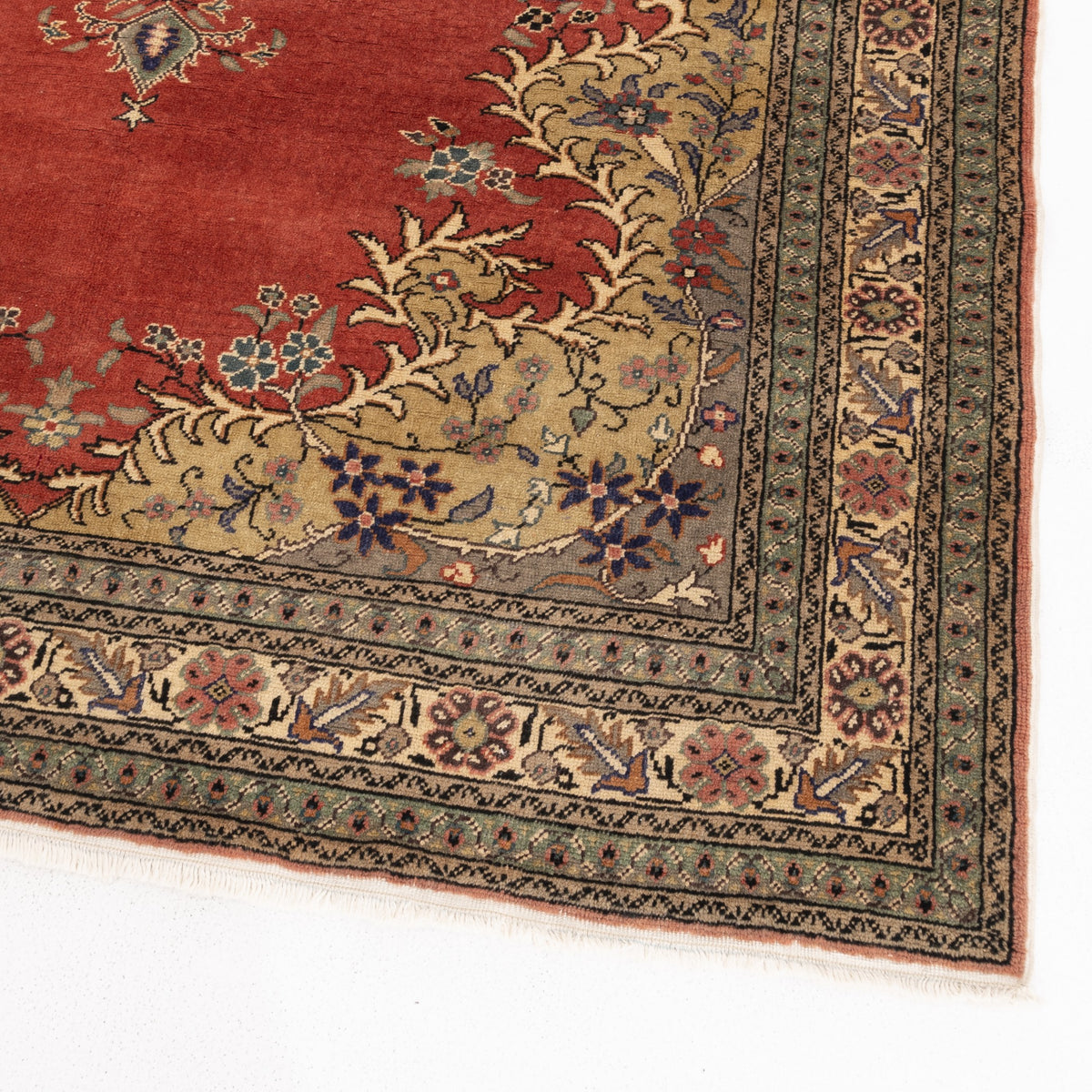 Beyratun - (5'5" x 8'2") Oriental Turkish Rug