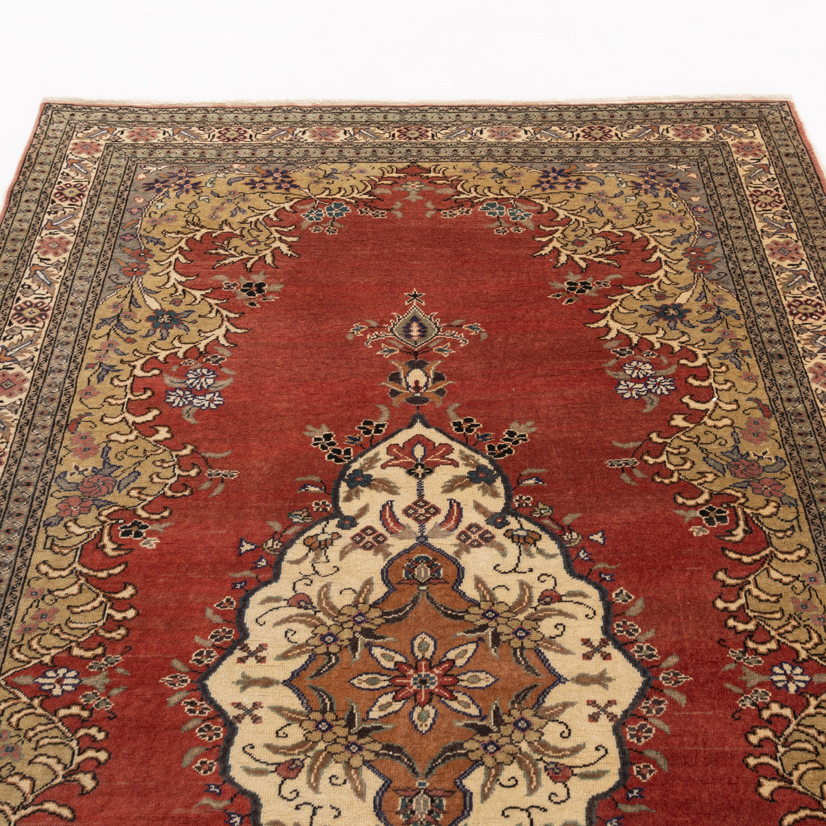 Beyratun - (5'5" x 8'2") Oriental Turkish Rug