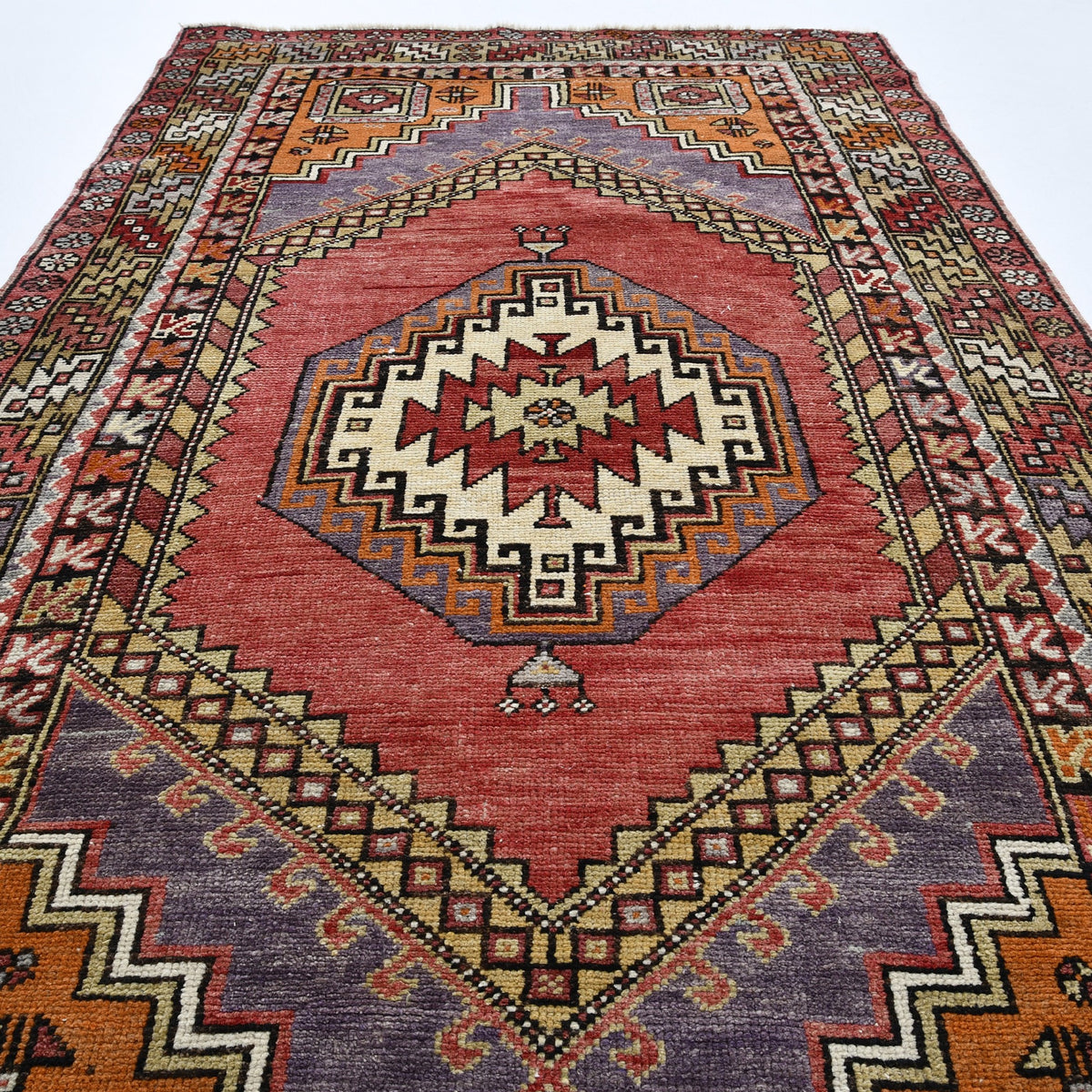 Ampoun - (3'7" x 6'9") Vintage Turkish Rug