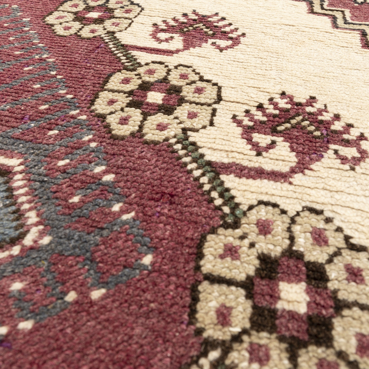 Takuran - (4'10" x 7'1") Oriental Turkish Rug