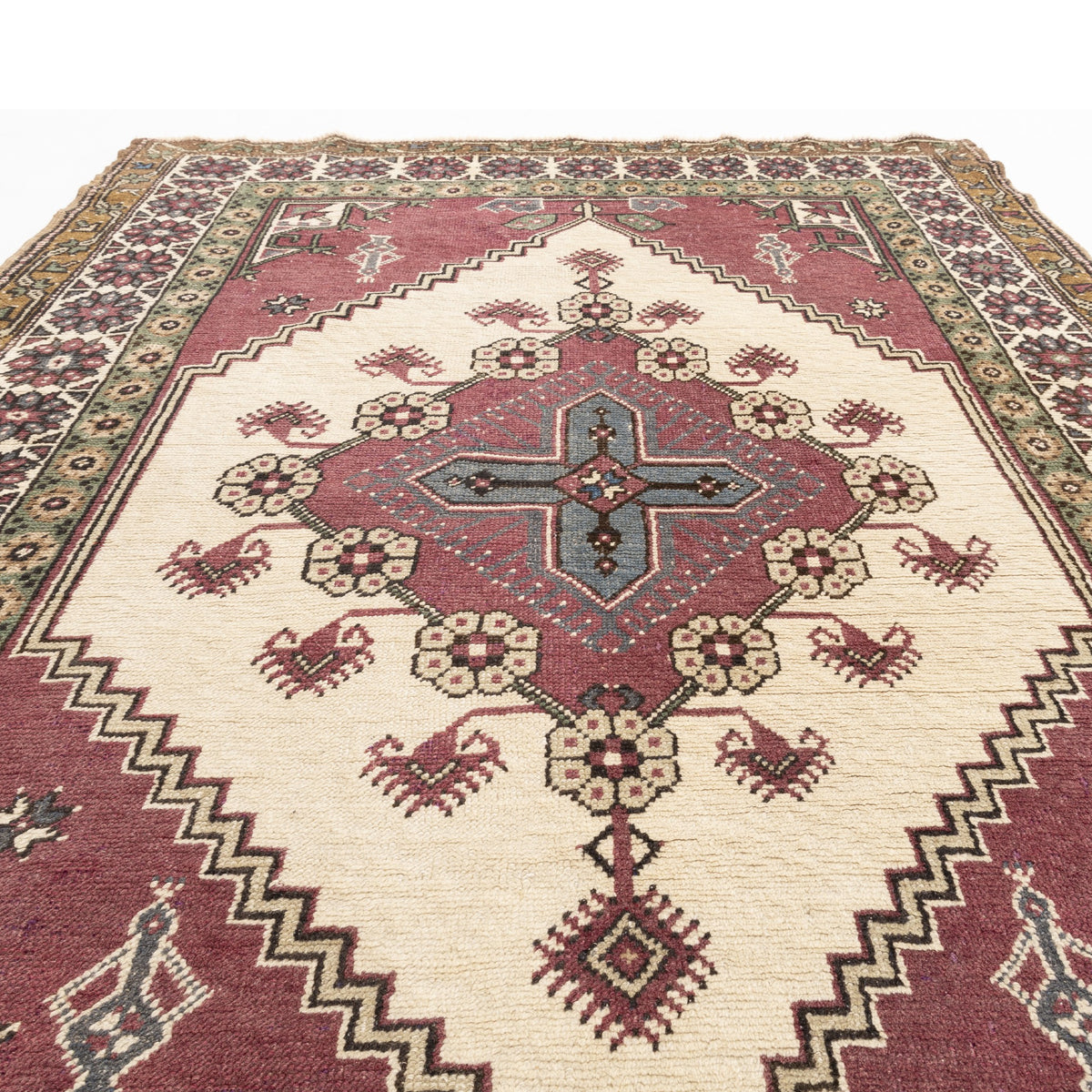 Takuran - (4'10" x 7'1") Oriental Turkish Rug