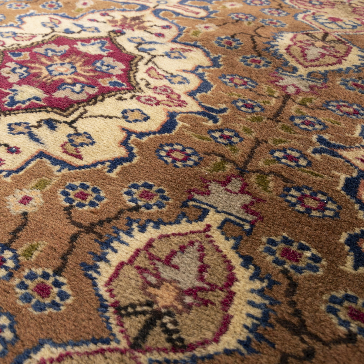 Daraheni - (6'4" x 9'5") Oriental Turkish Rug