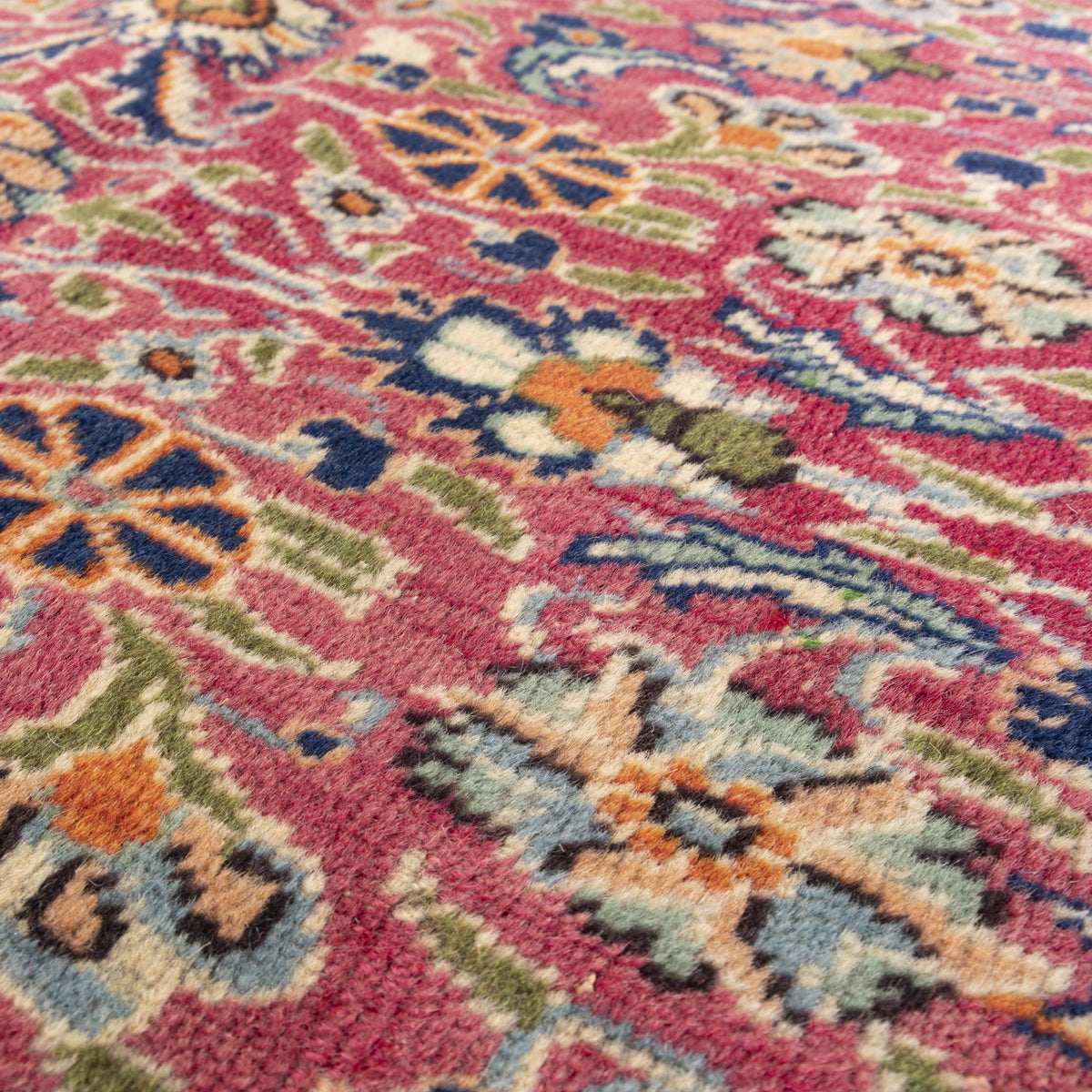 Devakun - (6'11" x 10'2") Oriental Turkish Rug