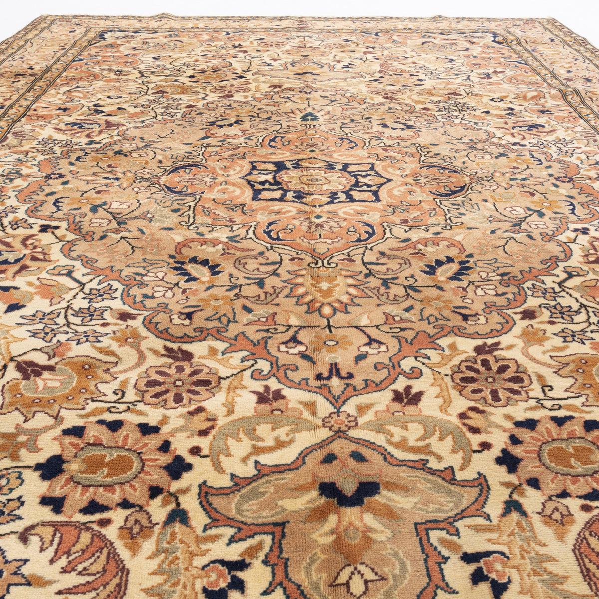 Sinivelan - (6'7" x 9'9") Oriental Turkish Rug