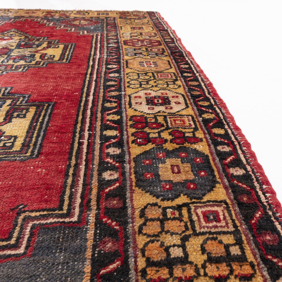 Bentbahce - (3'7" x 5'9") Vintage Turkish Rug