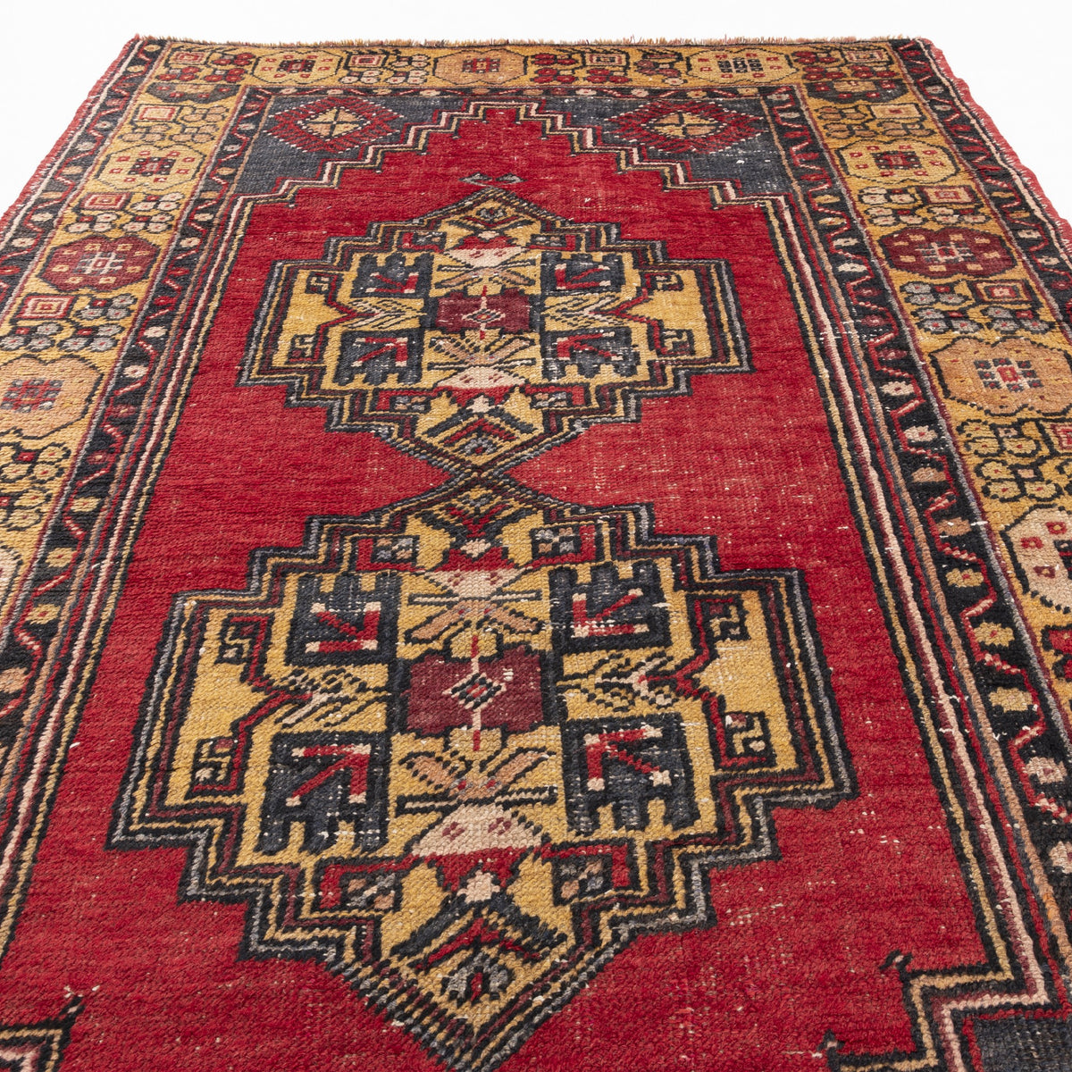 Bentbahce - (3'7" x 5'9") Vintage Turkish Rug