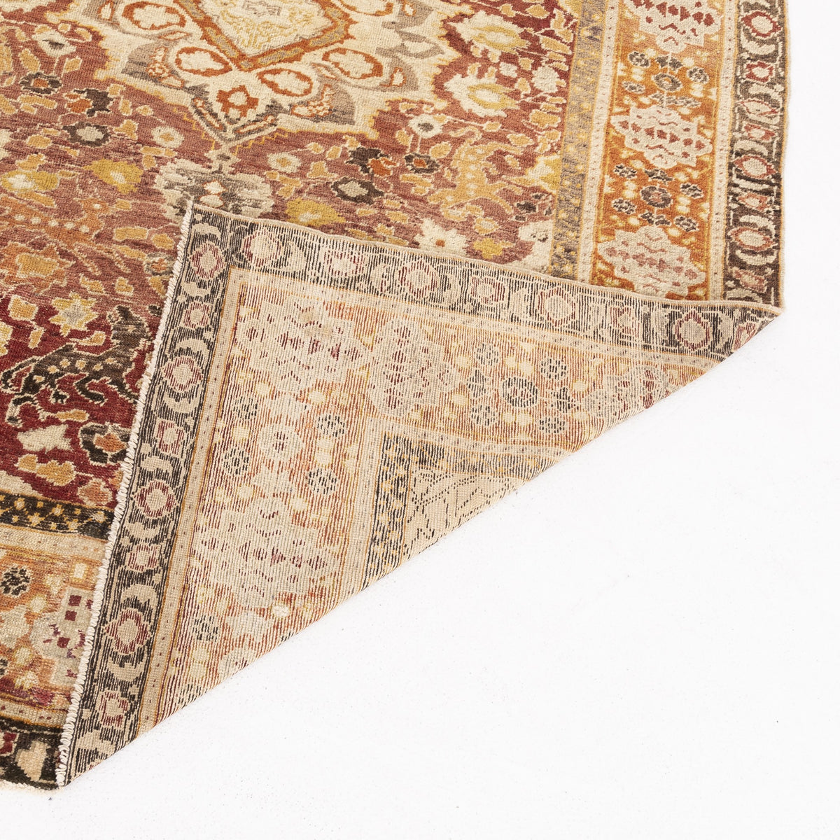 Madnavank - (4'6" x 6'7") Oriental Turkish Rug