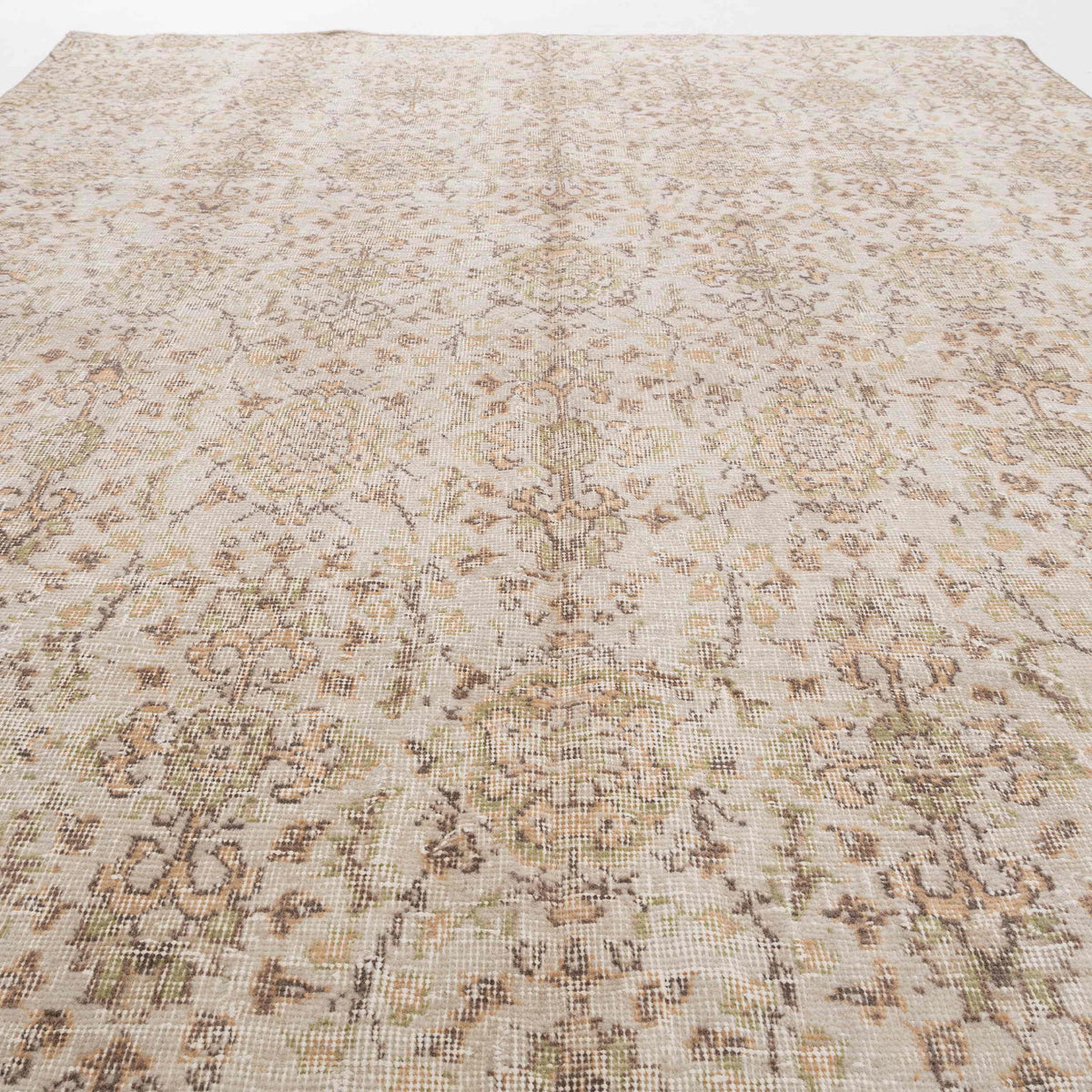 Rahvan - (6'5" x 9'9") Vintage Turkish Rug