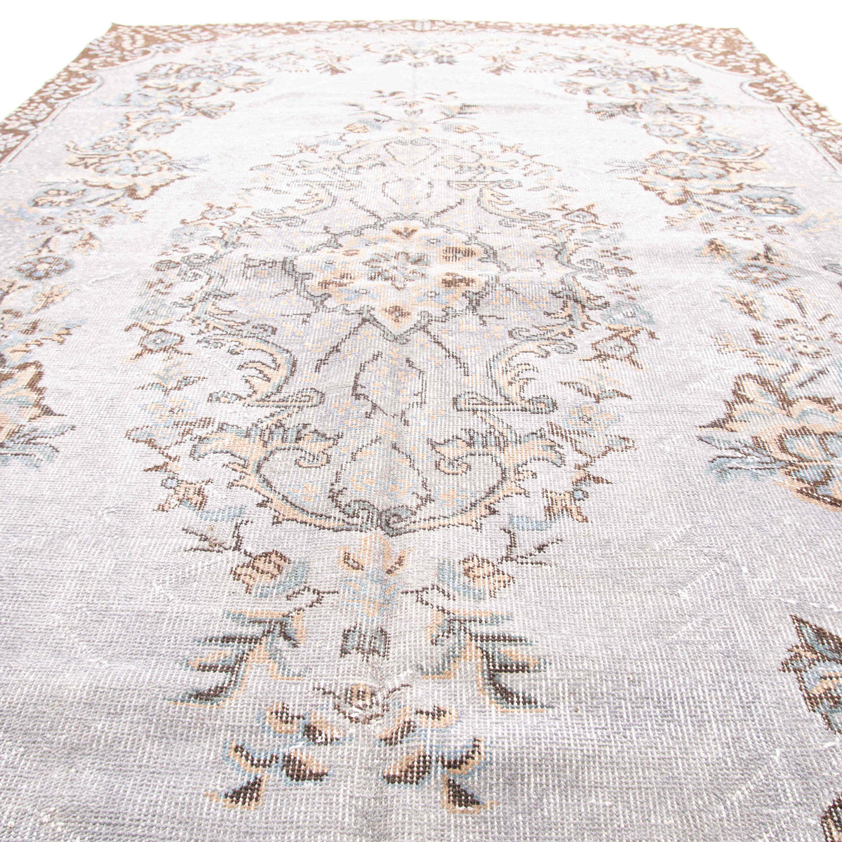 Nasarah - (5'10" x 9'8") Vintage Turkish Rug