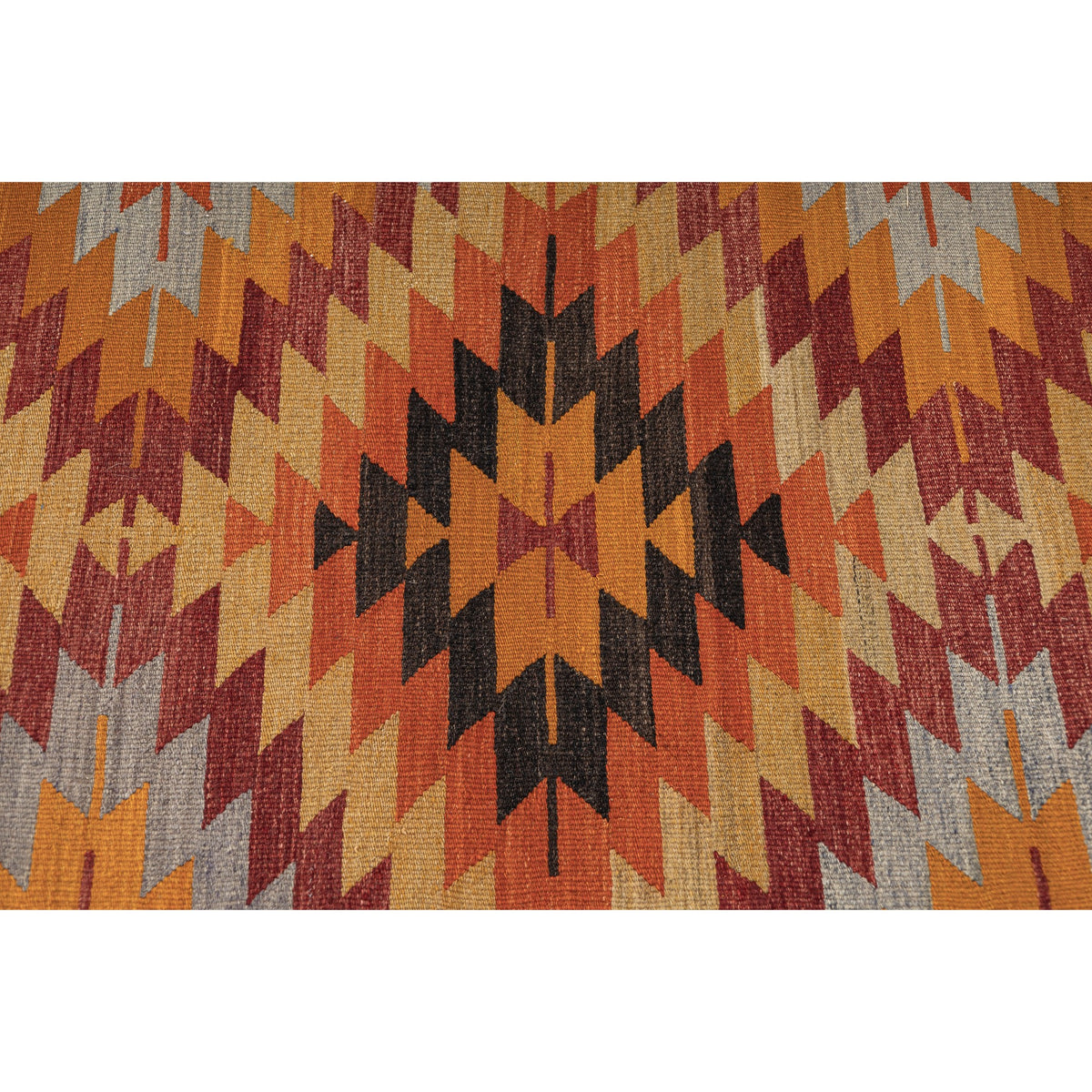 Erdemes - (6'2'' x 9') Vintage Turkish Kilim