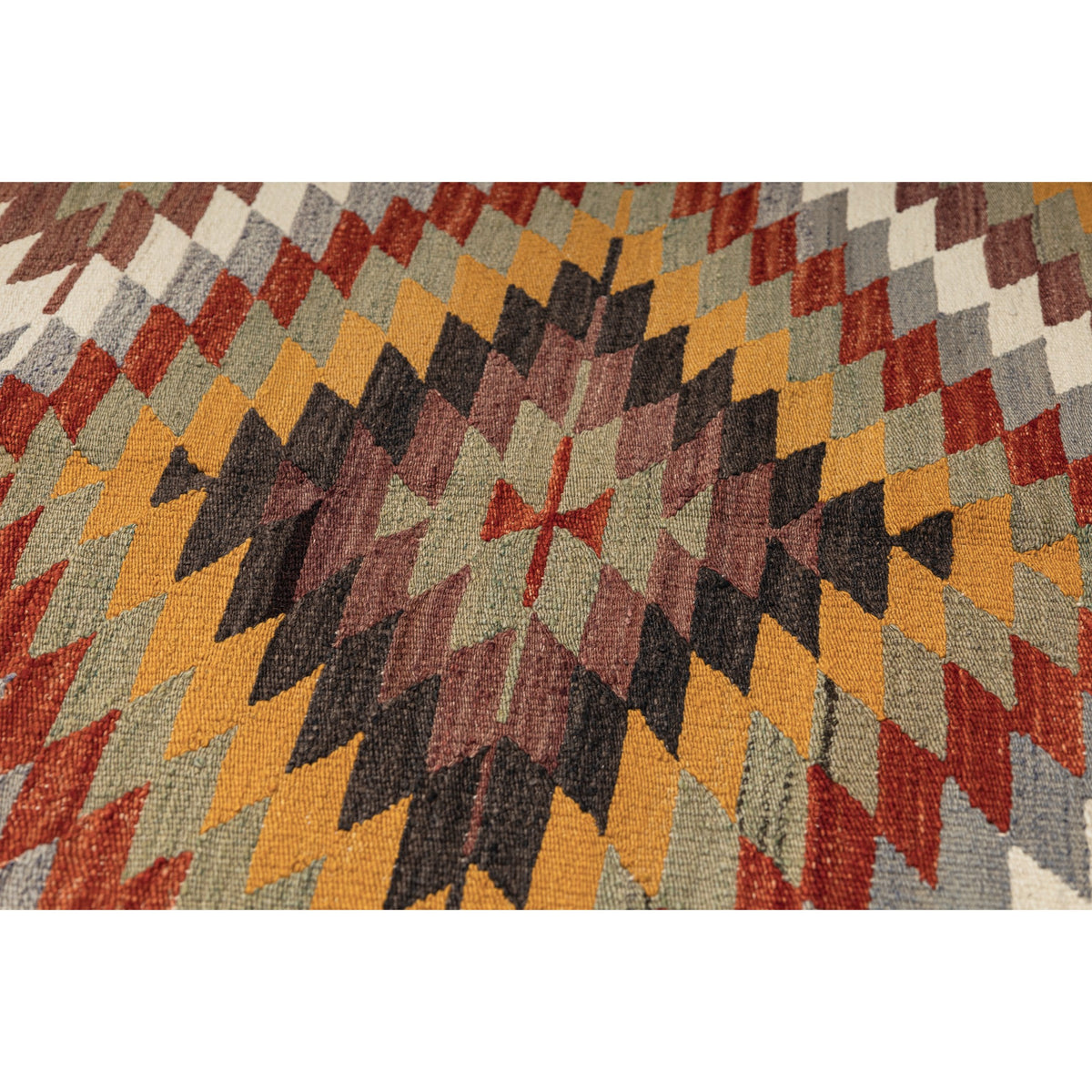 Derakur - (6'1'' x 10') Vintage Turkish Kilim