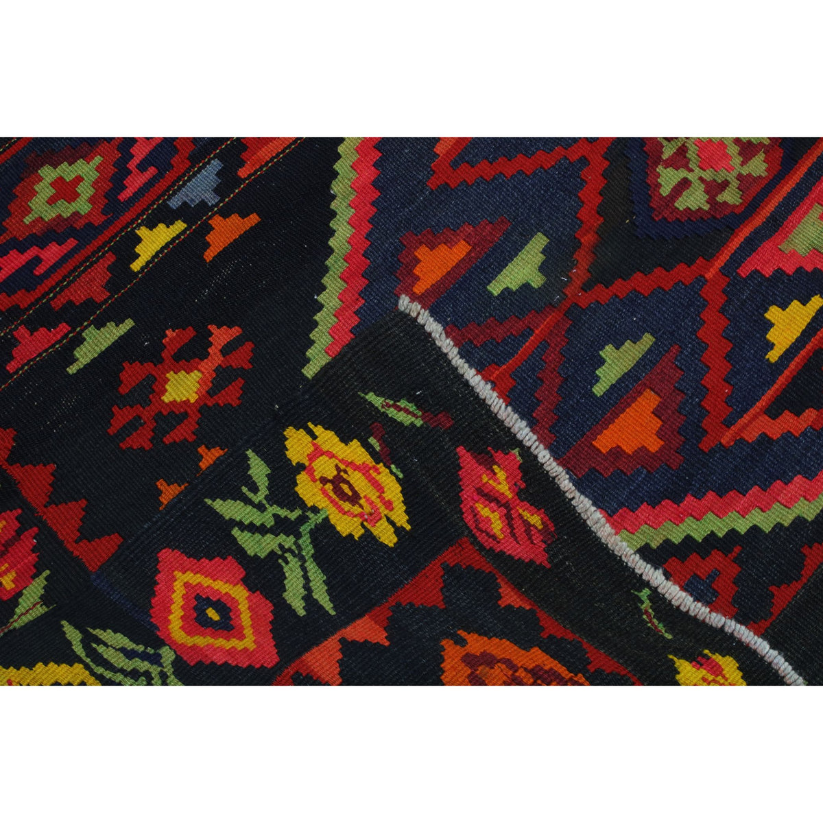 Mirghazi - (5'7'' x 8'2'') Vintage Turkish Kilim