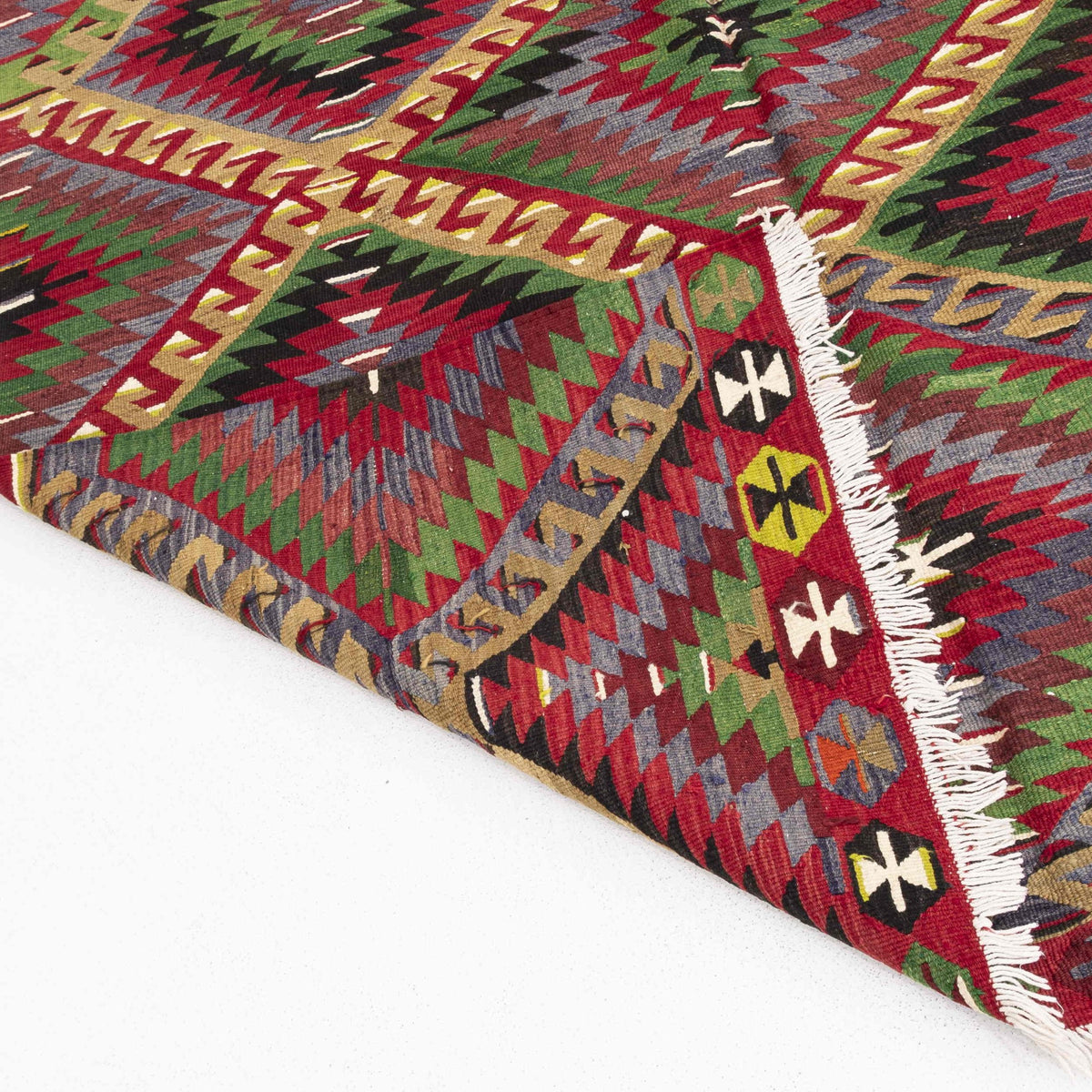 Gomses - (5'5'' x 11') Vintage Turkish Kilim