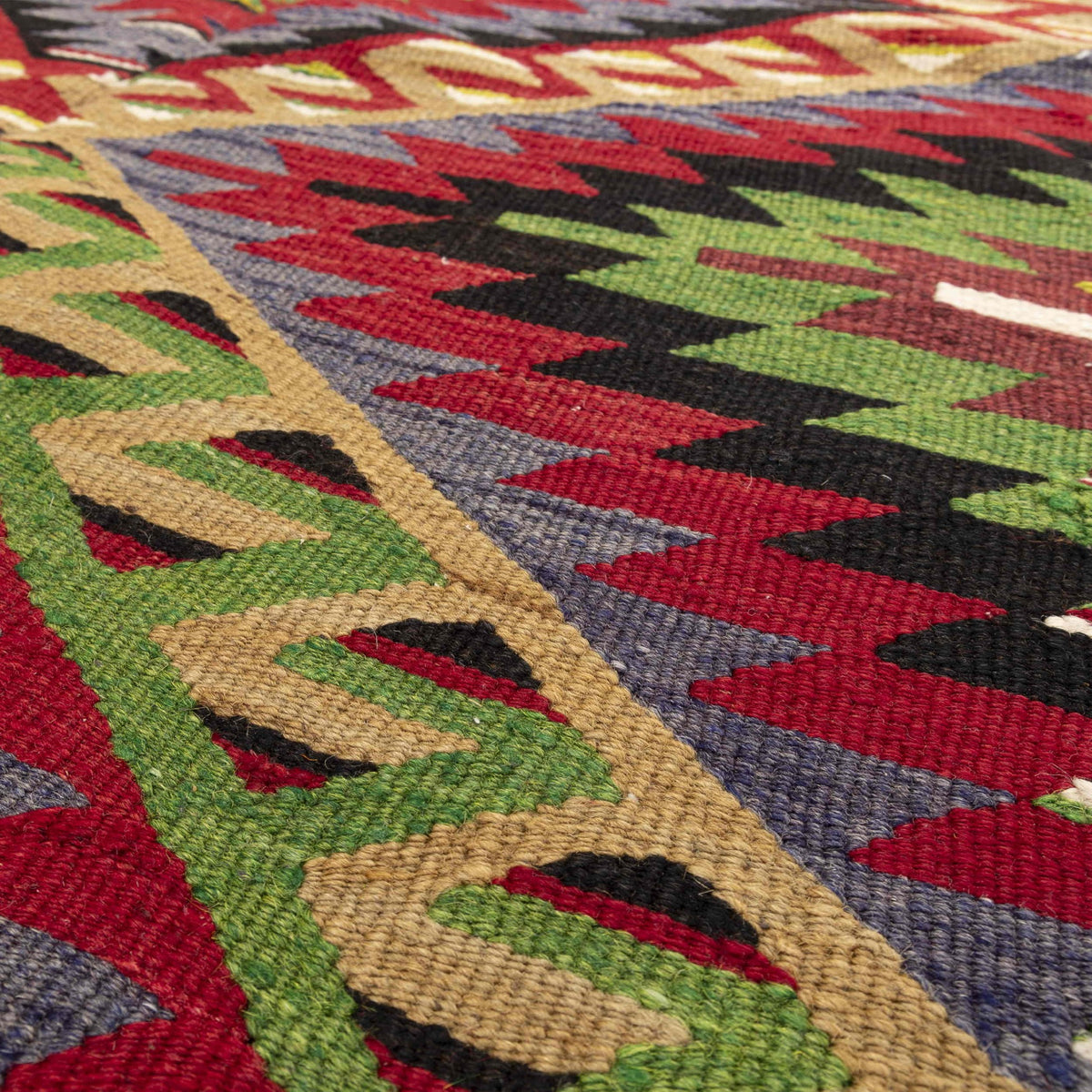 Gomses - (5'5'' x 11') Vintage Turkish Kilim