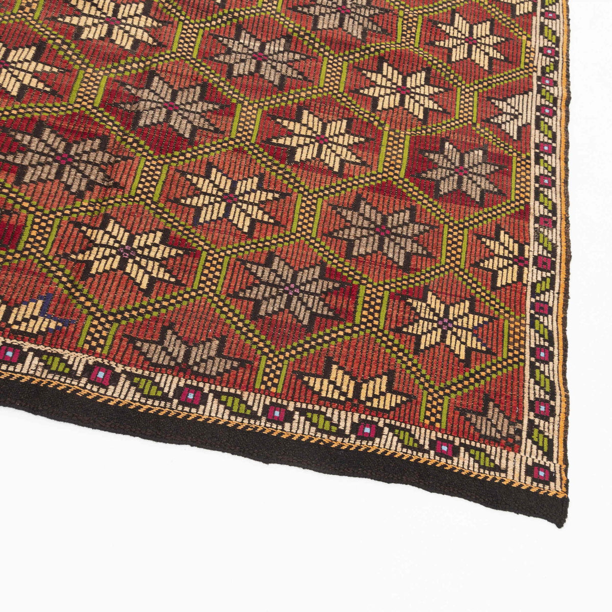 Megrakom - (5'9'' x 10'5'') Vintage Turkish Kilim