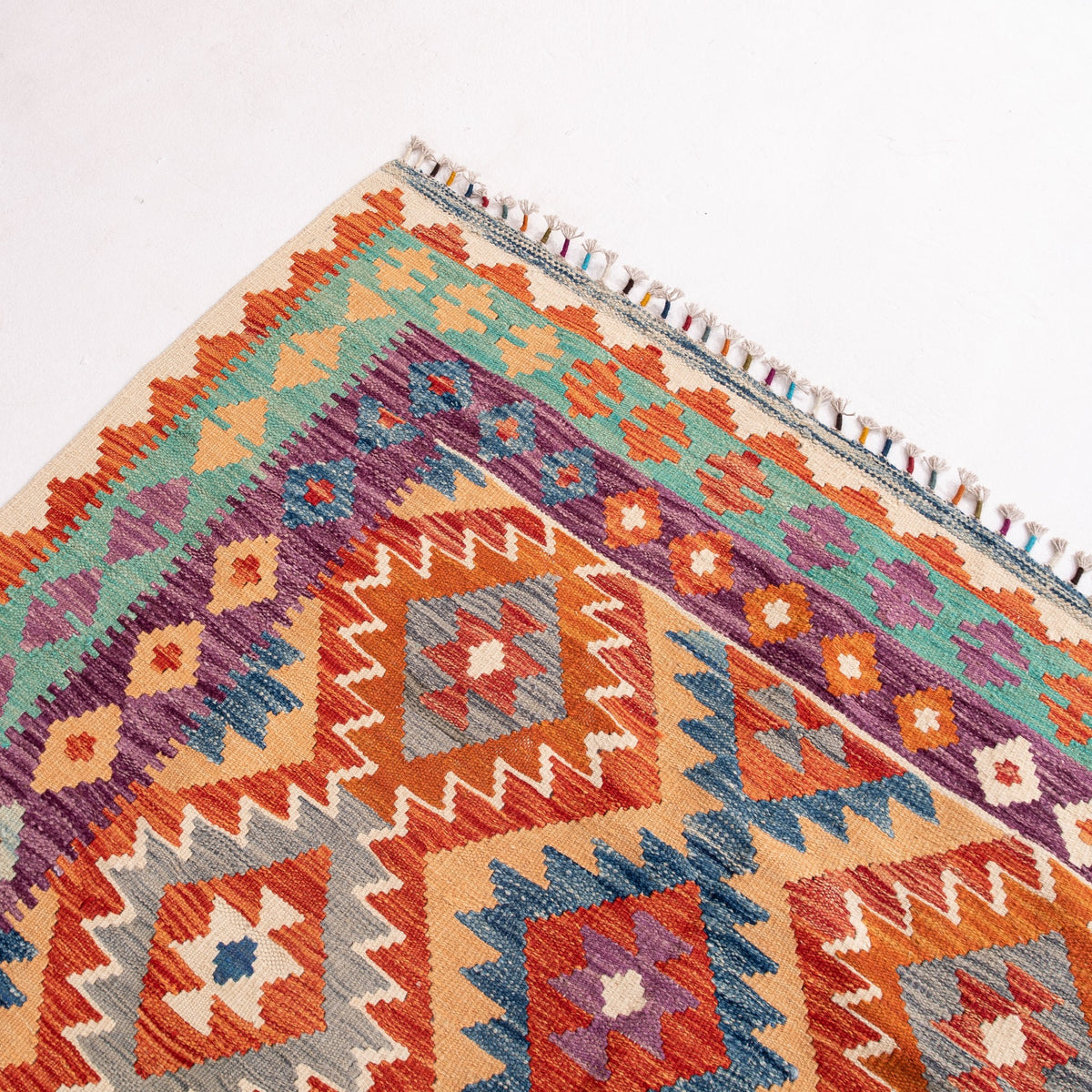 Myan - (4'11'' x 6'7'') Vintage Turkish Kilim