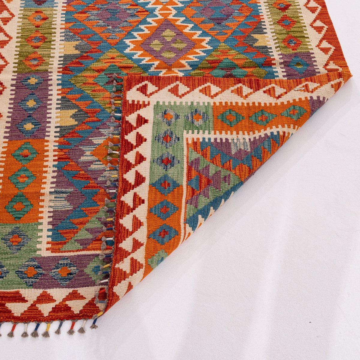 Olia - (4'2'' x 6') Vintage Turkish Kilim