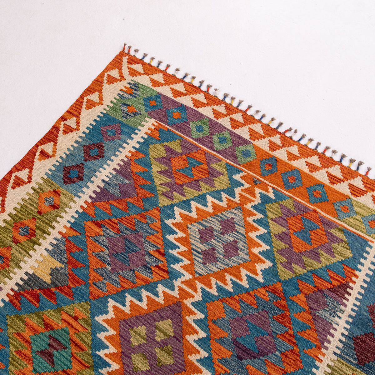 Olia - (4'2'' x 6') Vintage Turkish Kilim