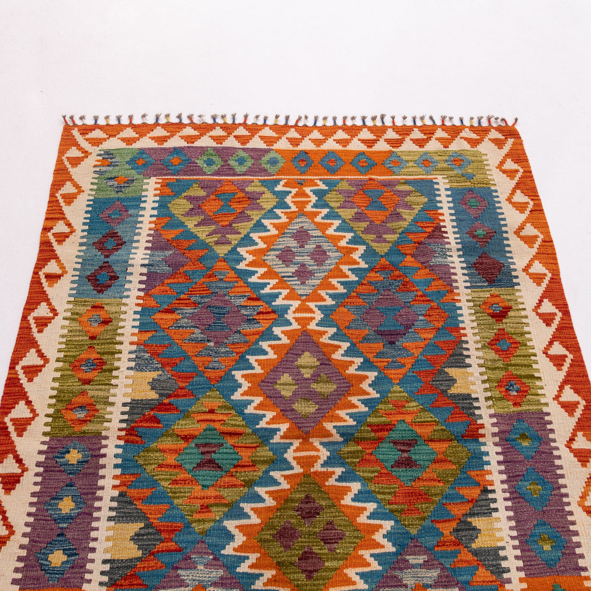 Olia - (4'2'' x 6') Vintage Turkish Kilim