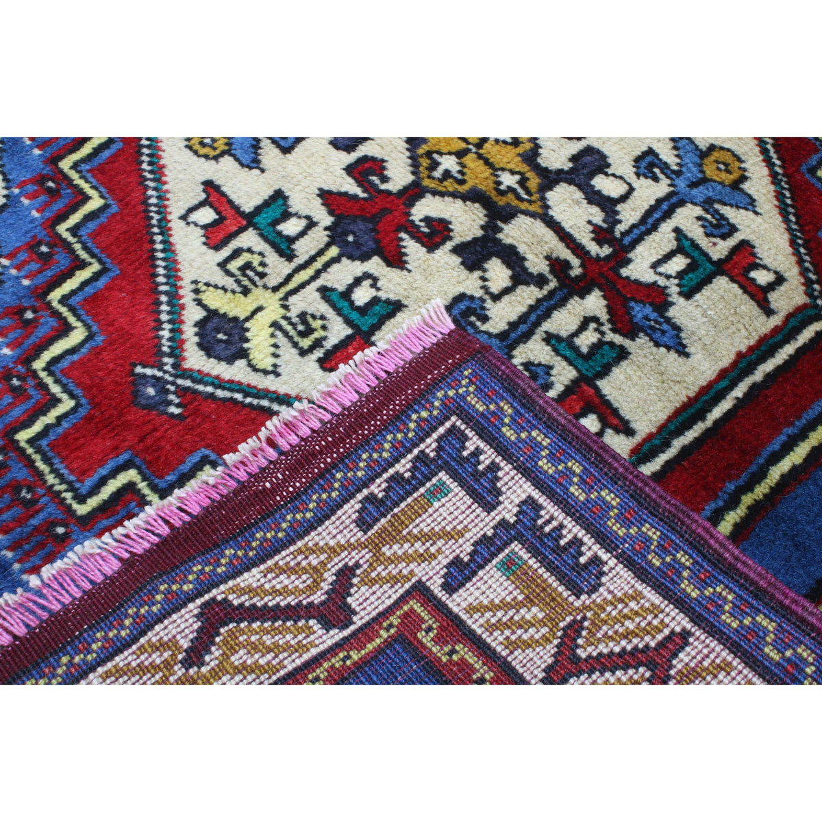 Arakliya - (2'4" x 2'4") Anatolian Turkish Rug