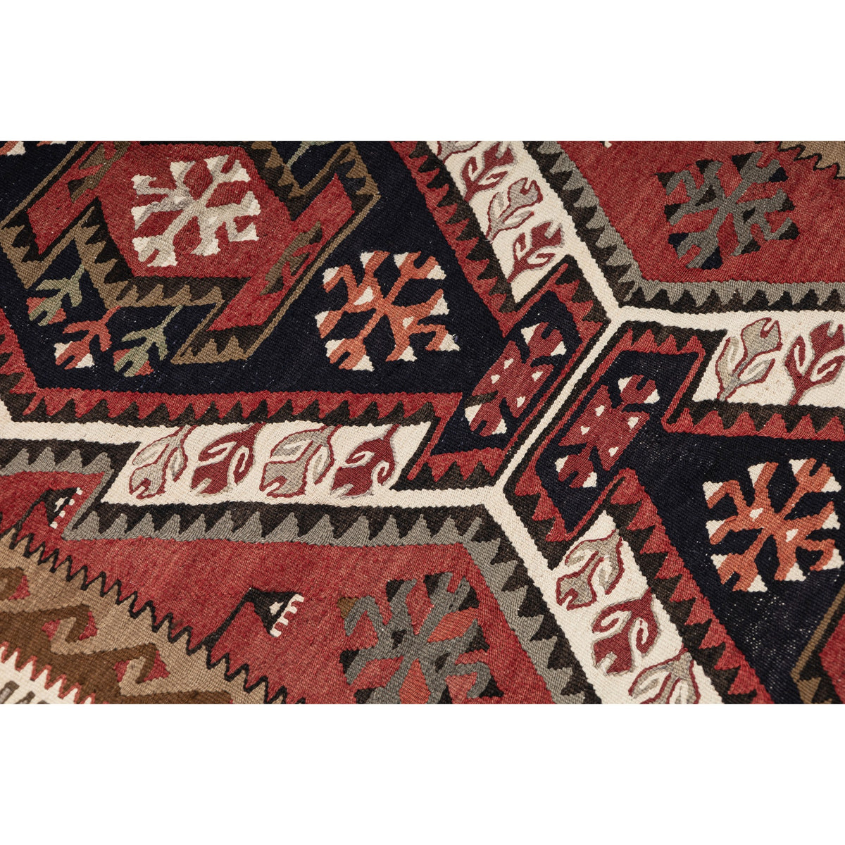 Seivan - (3'9''x 9'7'') Vintage Turkish Kilim