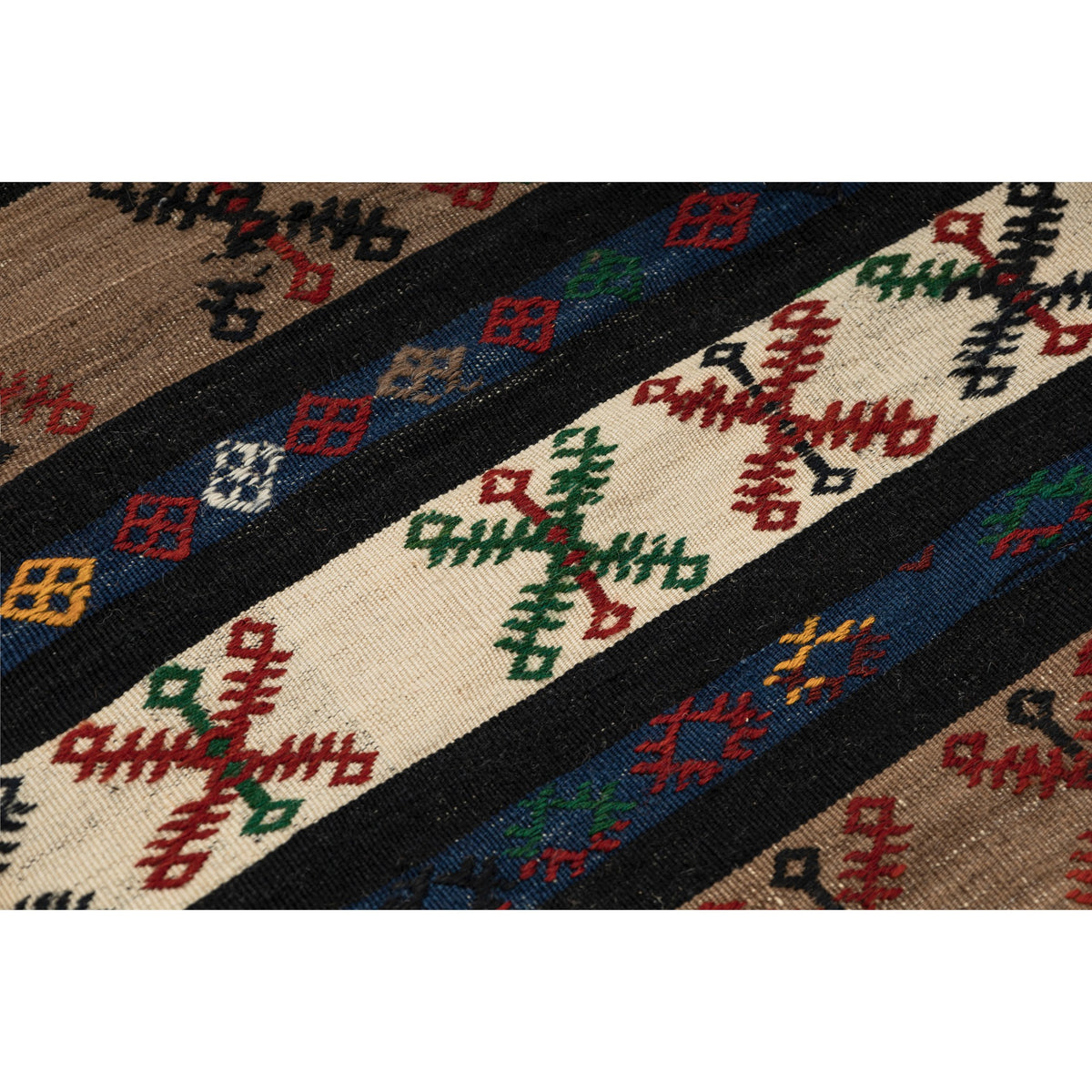 Balkad - (2'6'' x 6'5'') Vintage Turkish Kilim