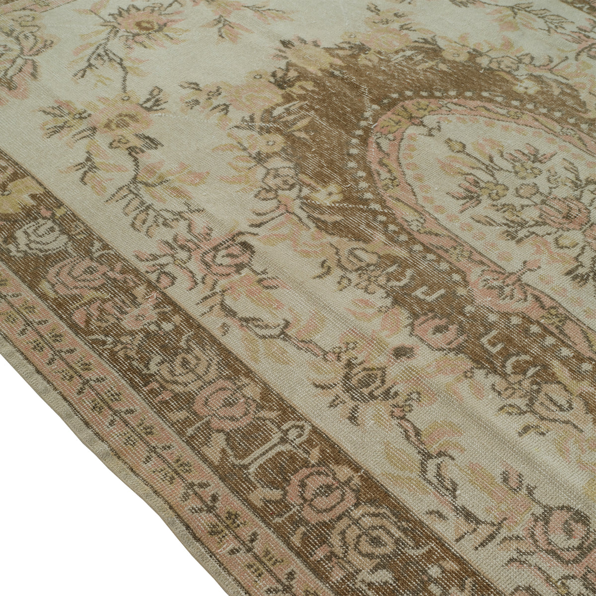 Sircasaray - (5'11" x 9'10") Vintage Turkish Rug