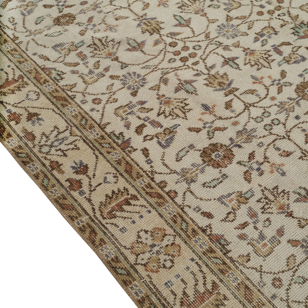 Aivazdede - (5'4" x 9'10") Vintage Turkish Rug