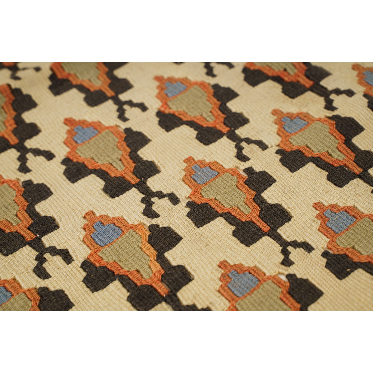 Tamagerd - (3'11" x 5'3") Vintage Turkish Kilim