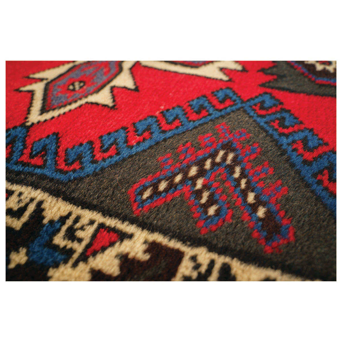 Kanlica - (3'10" x 6'1") Anatolian Turkish Rug