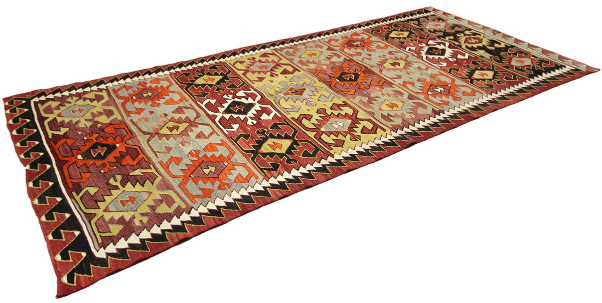 Yunak - (5'3" x 12'5") Vintage Turkish Kilim