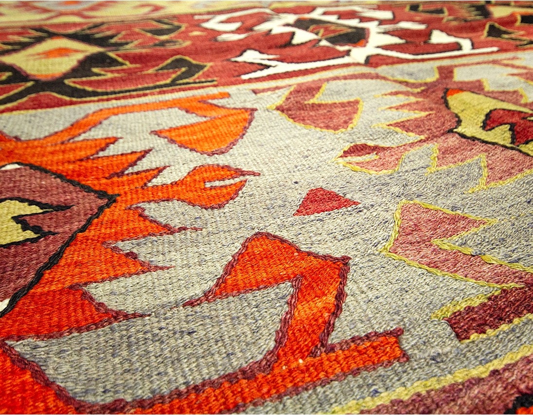 Yunak - (5'3" x 12'5") Vintage Turkish Kilim