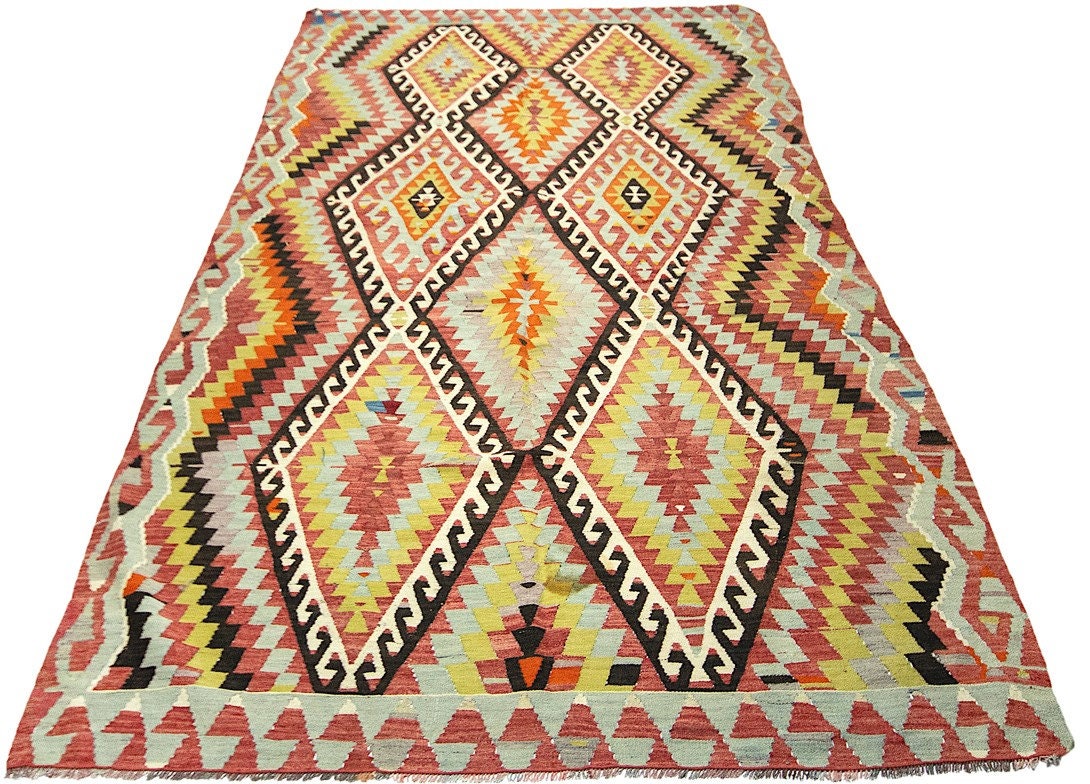 Dervishli - (5'3" x 9'2") Vintage Turkish Kilim